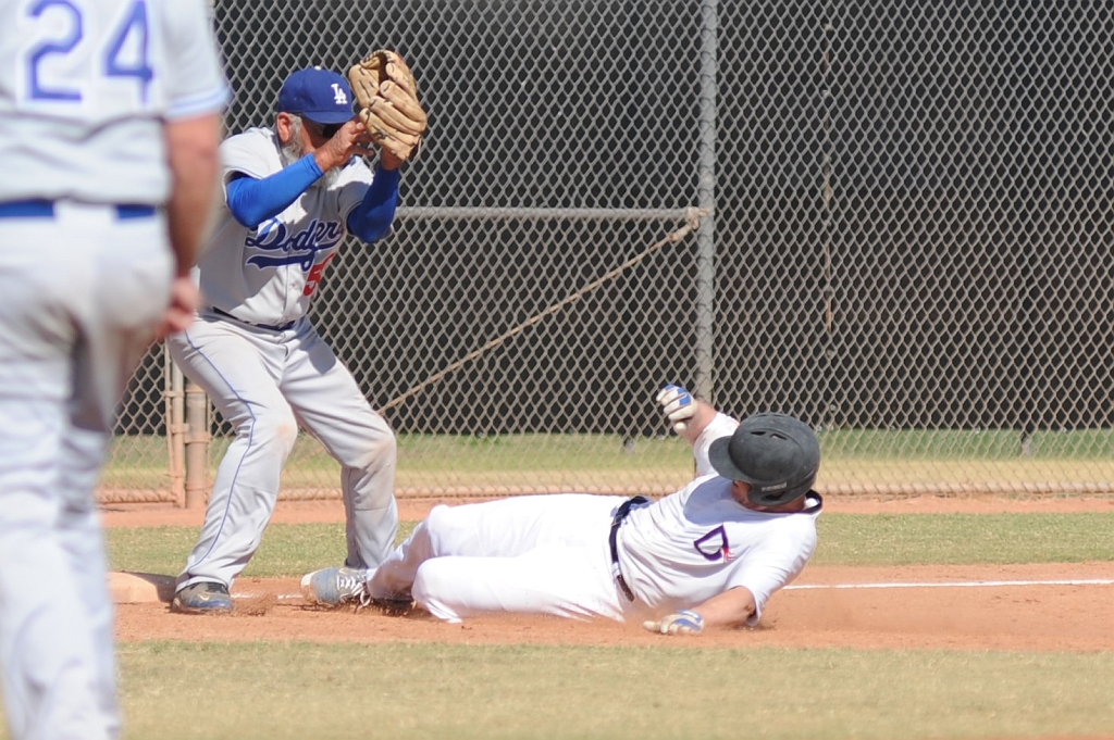 Dragons_2017-11-01 (330).jpg - (c)2010 DeVetter